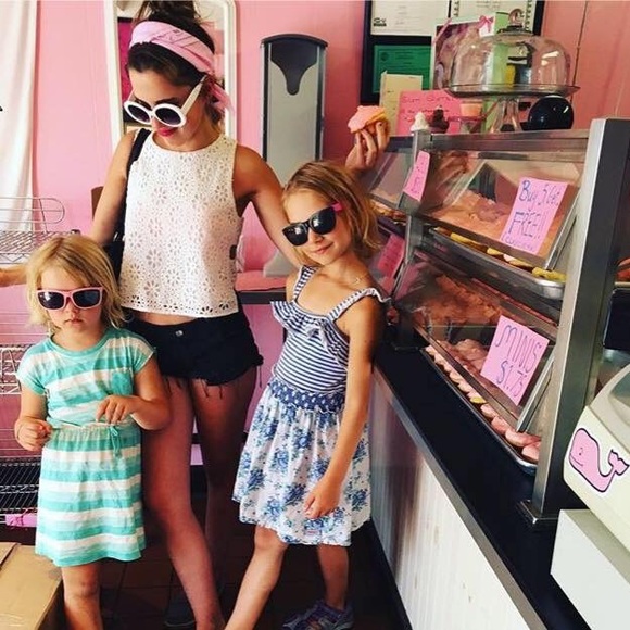 ✨💕Meet Your Posher☺️ - Picture 2 of 2